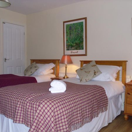 Tithe Barn Bed And Breakfast คาร์นฟอร์ธ ภายนอก รูปภาพ