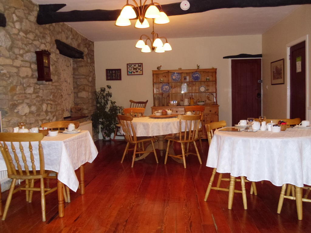 Tithe Barn Bed And Breakfast คาร์นฟอร์ธ ภายนอก รูปภาพ