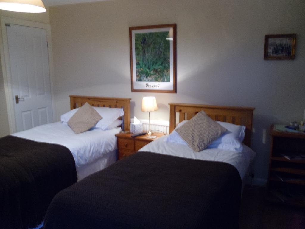 Tithe Barn Bed And Breakfast คาร์นฟอร์ธ ภายนอก รูปภาพ