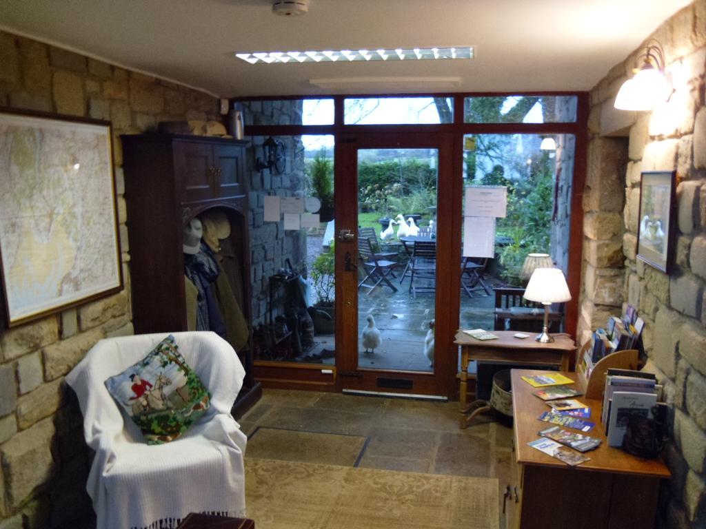 Tithe Barn Bed And Breakfast คาร์นฟอร์ธ ภายนอก รูปภาพ