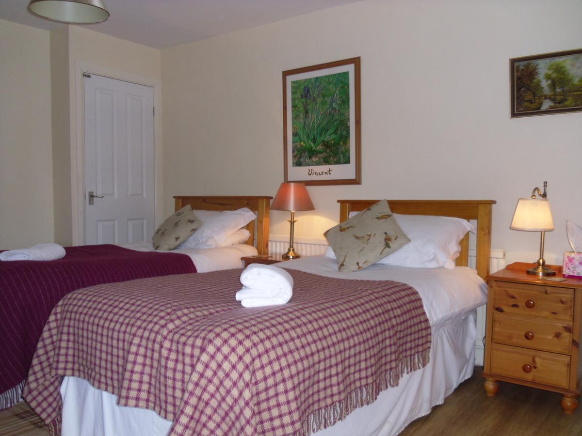 Tithe Barn Bed And Breakfast คาร์นฟอร์ธ ภายนอก รูปภาพ